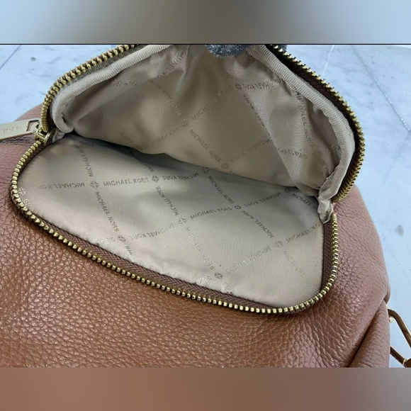 Michael Kors MK Designer Erin Leather Backpack Light Brown - Picture 5 of 10